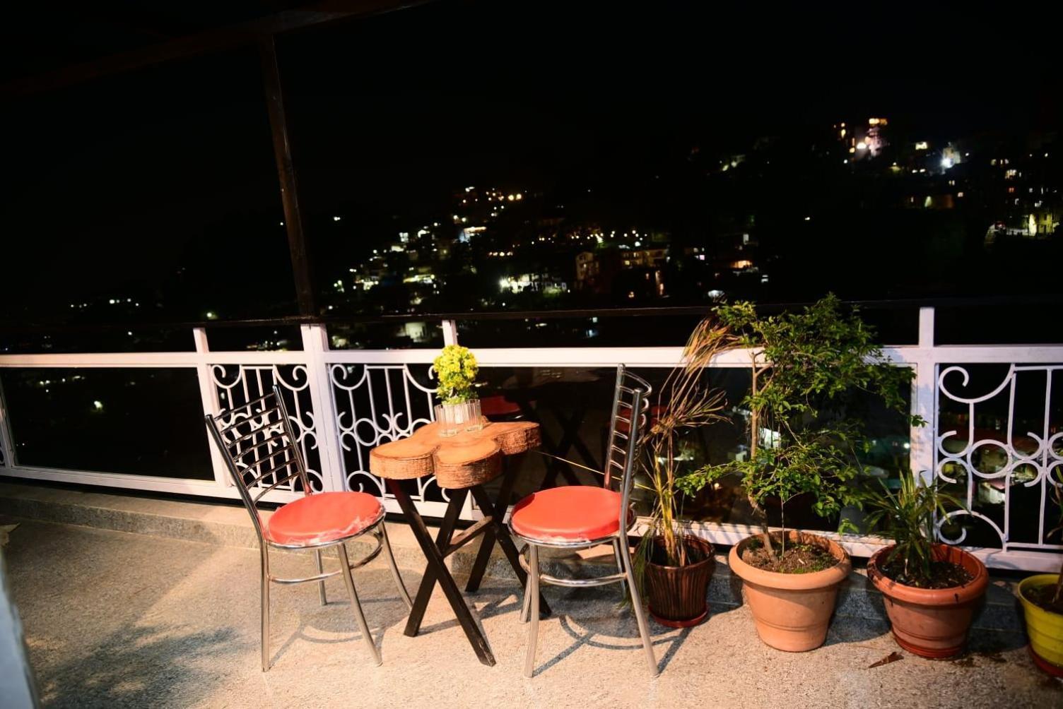 Plaza Homestay Mussoorie Exterior foto